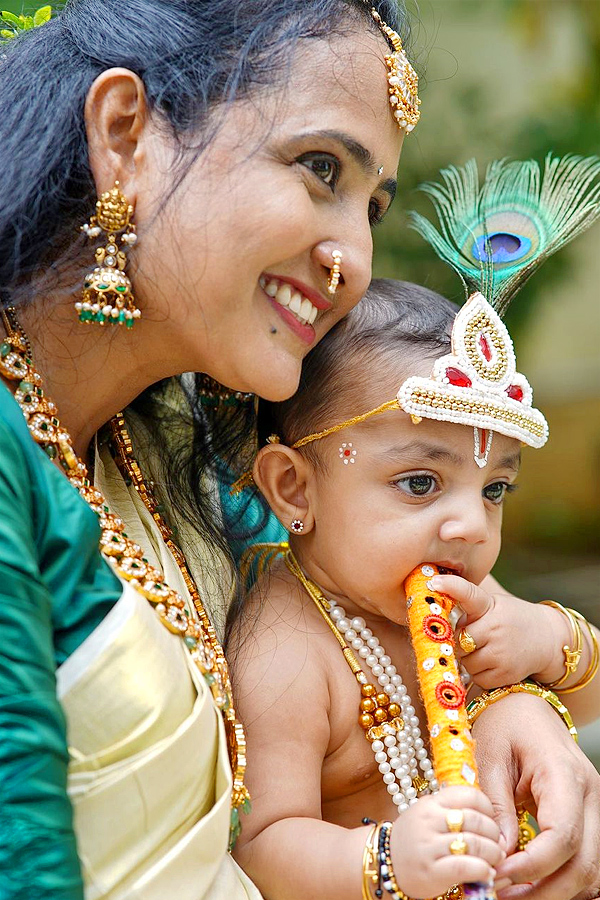 Anchor Lasya Second Son Dressed Up As Little Krishna Photos - Sakshi9