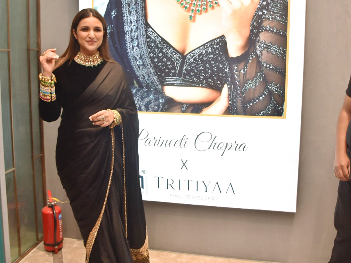 Actress Parineeti Chopra Launches Jewellery Store in Hyderabad Photos - Sakshi15