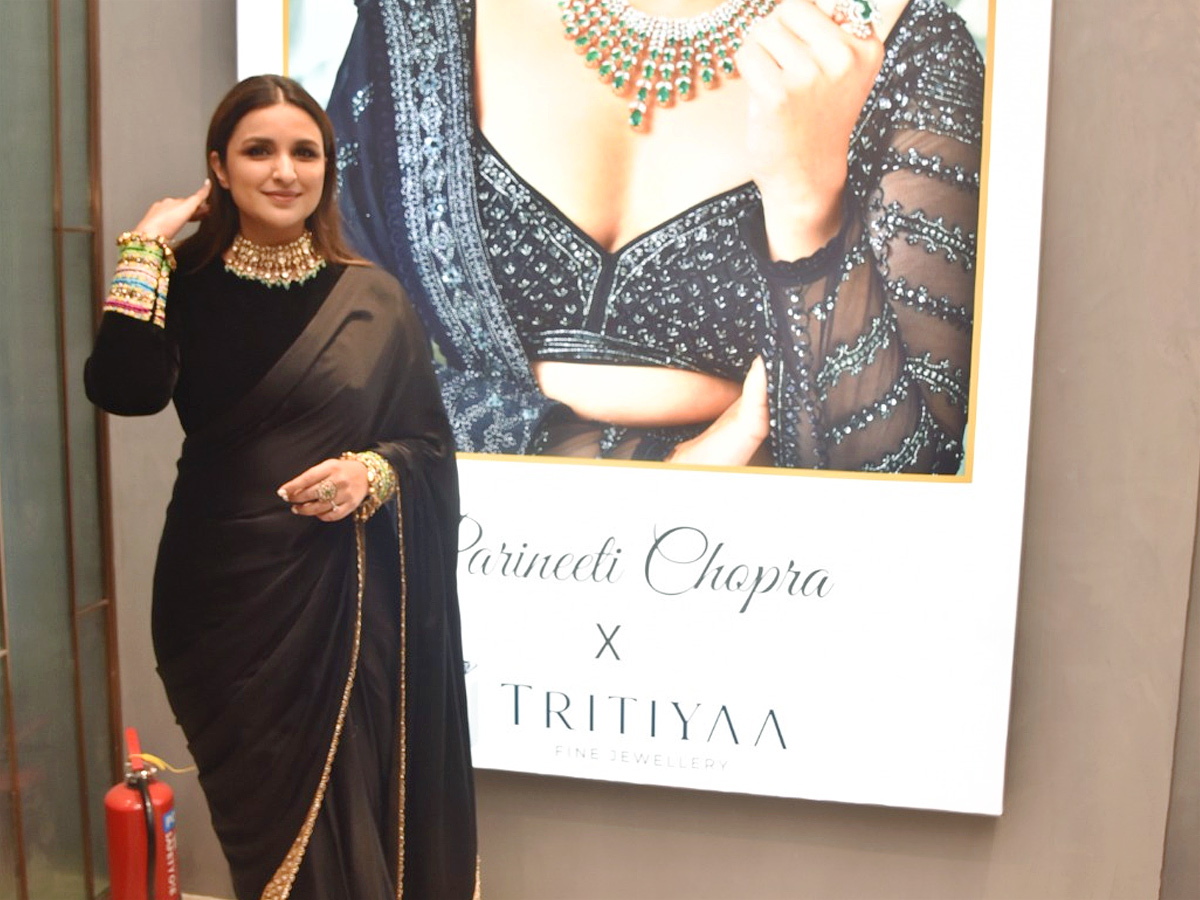 Actress Parineeti Chopra Launches Jewellery Store in Hyderabad Photos - Sakshi16