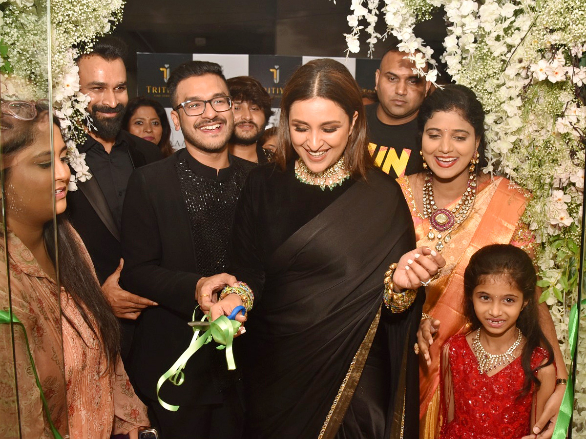 Actress Parineeti Chopra Launches Jewellery Store in Hyderabad Photos - Sakshi4