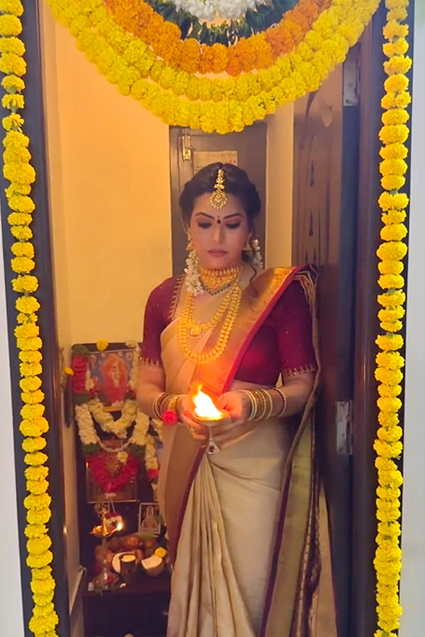 Bigg Boss contestant Priyanka Singh participated in Varalakshmi Puja Photos - Sakshi8