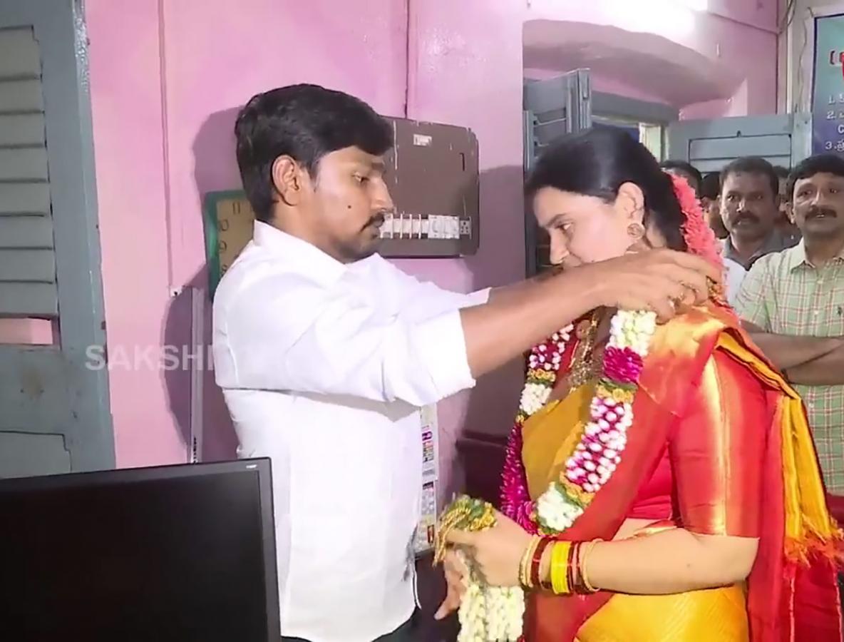 Proddatur MLA Rachamallu Siva Prasad Reddy Daughter Love Marriage - Sakshi9