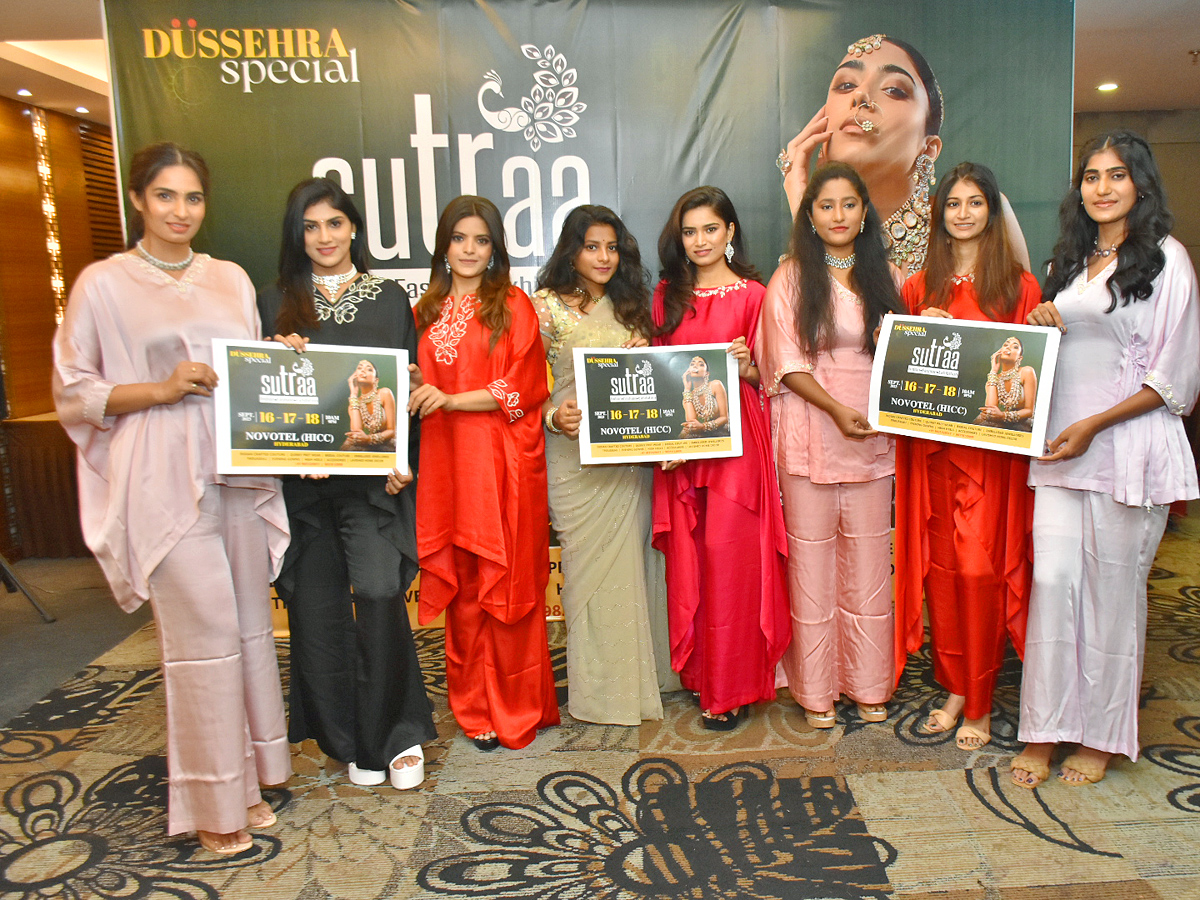Models in sutra exhibition Photos - Sakshi7