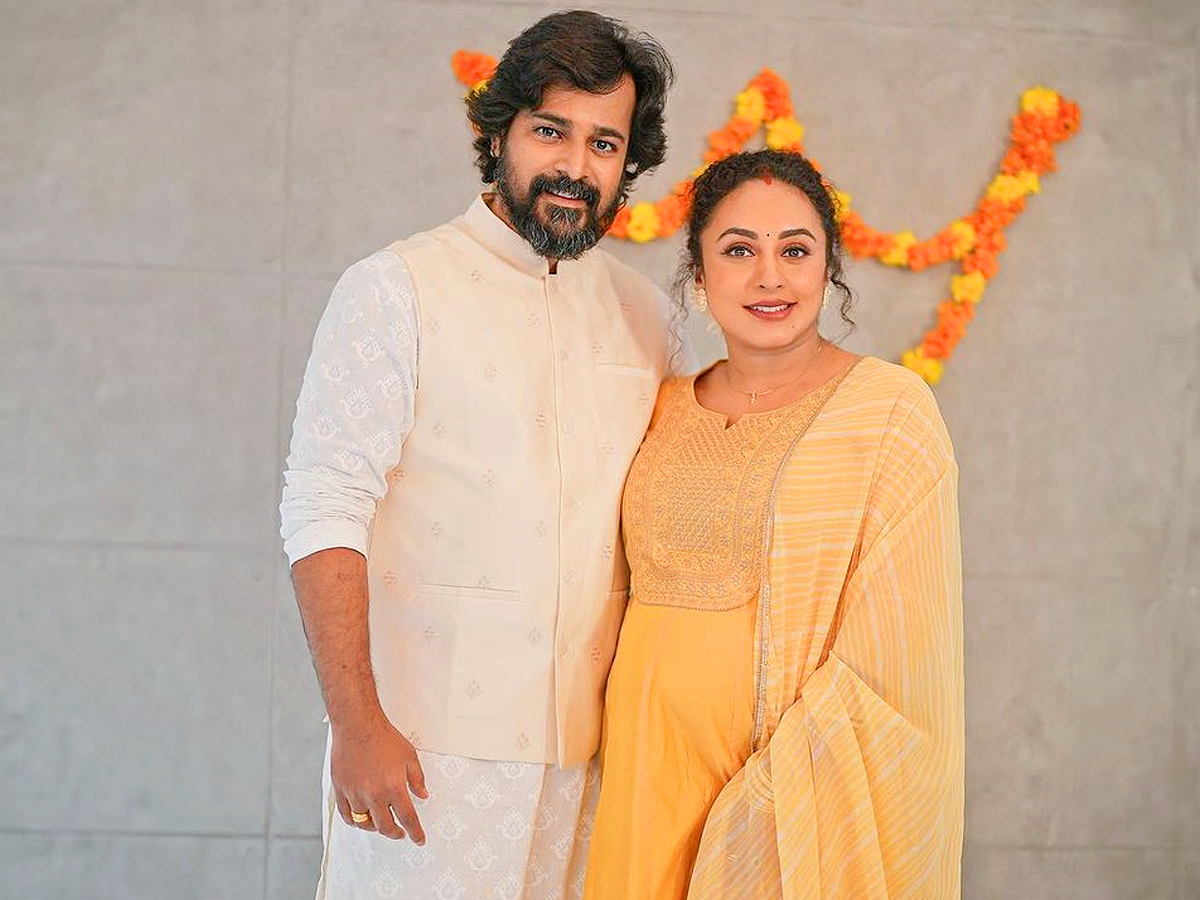 Pearle Maaney Pregnancy Photoshoot going viral on Internet Photos - Sakshi3