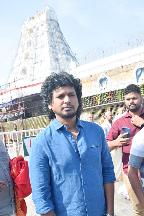 LEO Movie Director Lokesh Kanagaraj Visits Tirumala Photos - Sakshi2