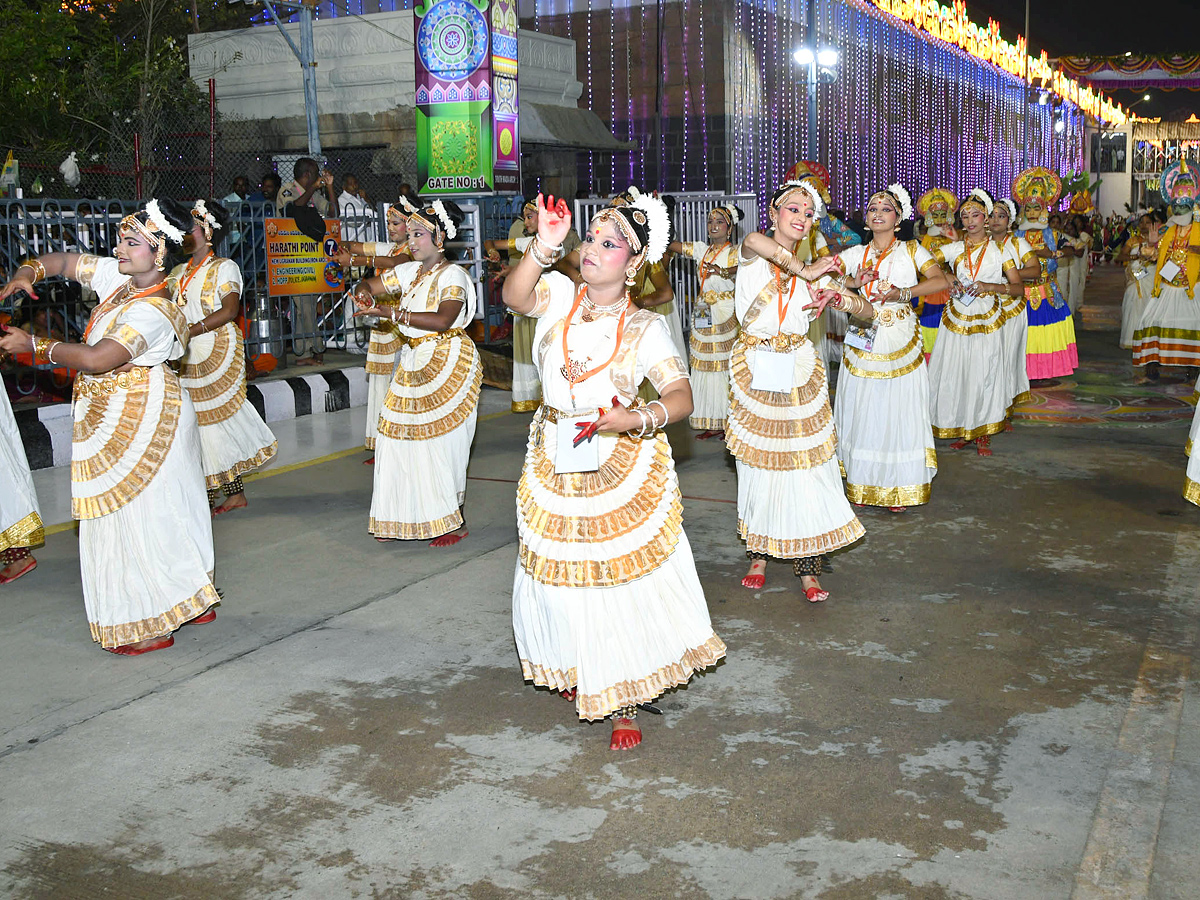 Tirumala Srivari Navaratri Brahmotsavam 2023 - Garuda Vahanam Photos - Sakshi9