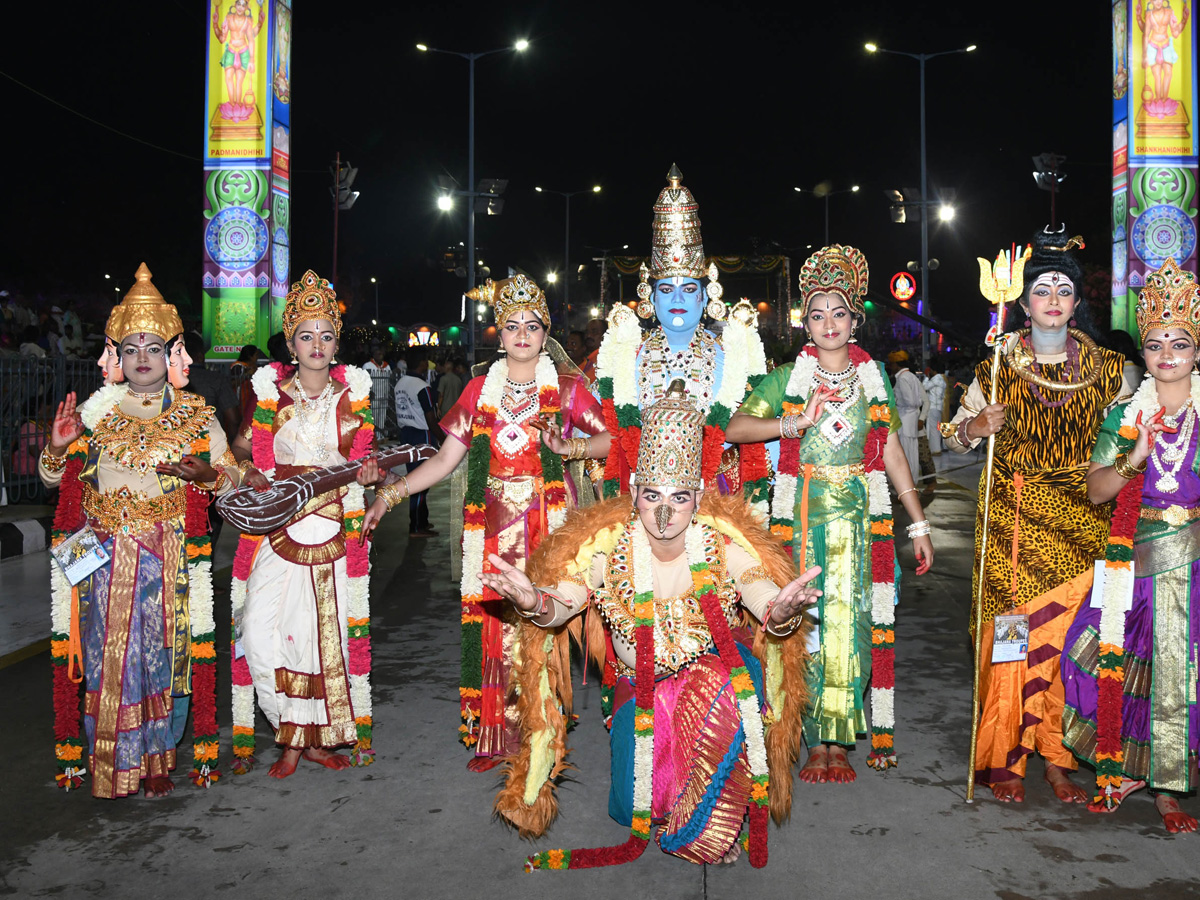 Tirumala Srivari Navaratri Brahmotsavam 2023 - Garuda Vahanam Photos - Sakshi22