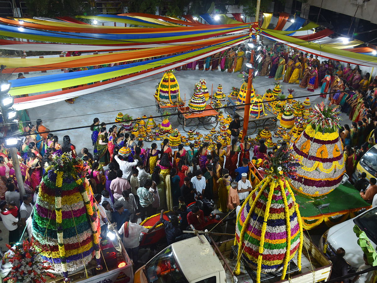 saddula bathukamma CeleBrations in Telangana Photos - Sakshi11