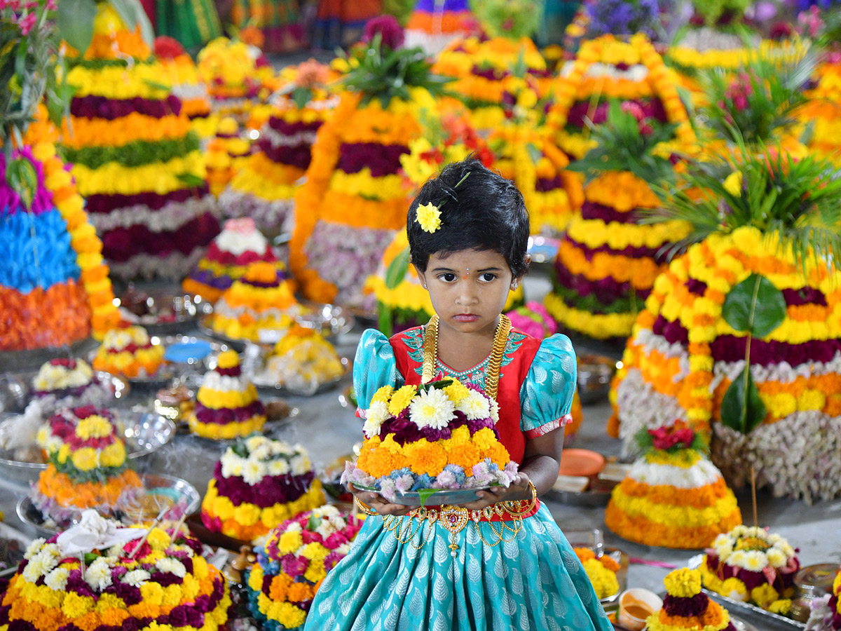 saddula bathukamma CeleBrations in Telangana Photos - Sakshi7