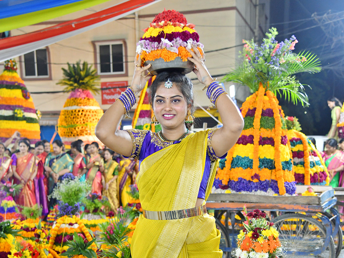 saddula bathukamma CeleBrations in Telangana Photos - Sakshi8