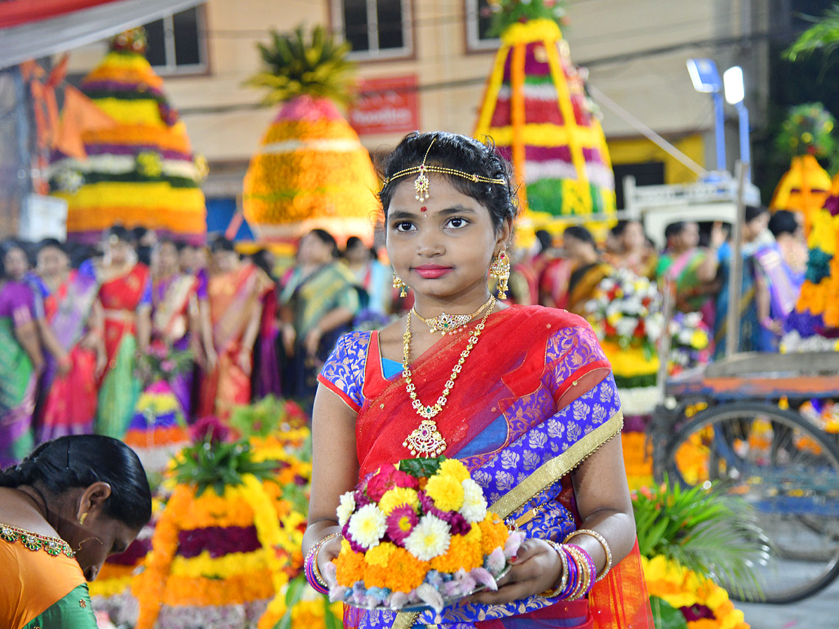 saddula bathukamma CeleBrations in Telangana Photos - Sakshi9
