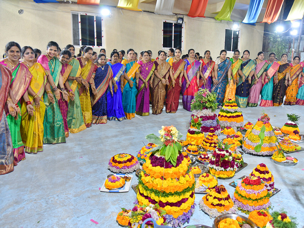saddula bathukamma CeleBrations in Telangana Photos - Sakshi10