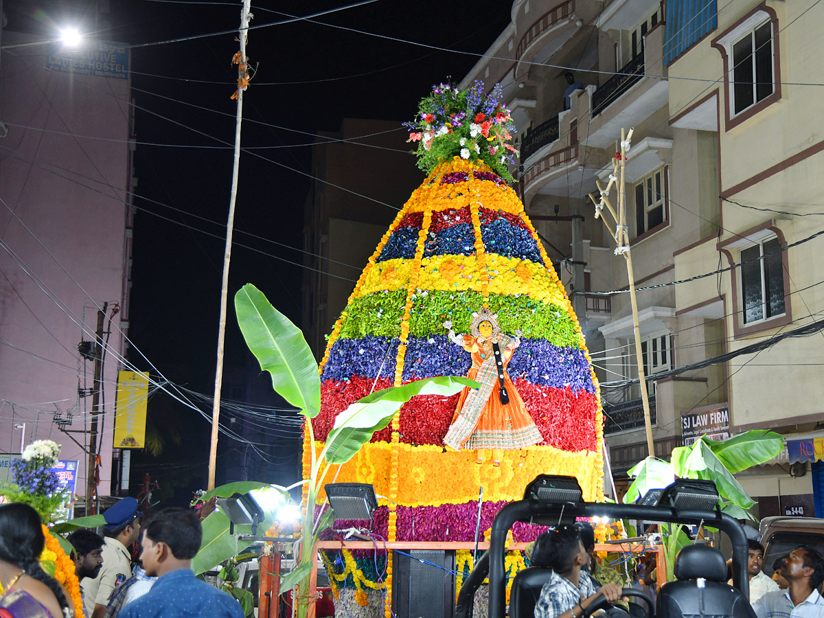 saddula bathukamma CeleBrations in Telangana Photos - Sakshi13