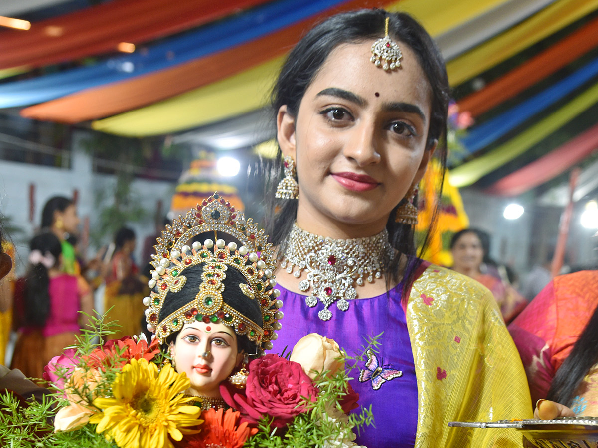 saddula bathukamma CeleBrations in Telangana Photos - Sakshi18