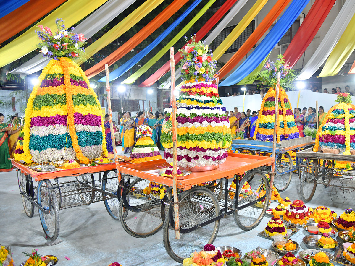 saddula bathukamma CeleBrations in Telangana Photos - Sakshi25