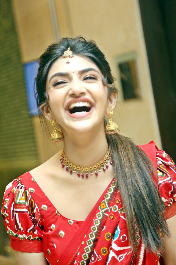 Guntur Kaaram Actress Sree Leela HD Photo Gallery - Sakshi9