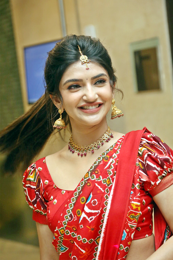Guntur Kaaram Actress Sree Leela HD Photo Gallery - Sakshi11