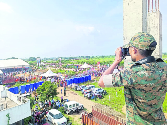 నిఘానీడలో ‘గర్జన’7