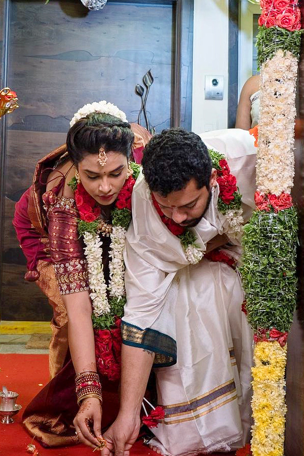 Bigg Boss Hari Teja comments Goes Viral About Her Divorce Photos - Sakshi2