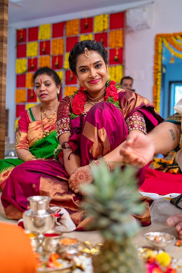 Bigg Boss Hari Teja comments Goes Viral About Her Divorce Photos - Sakshi3
