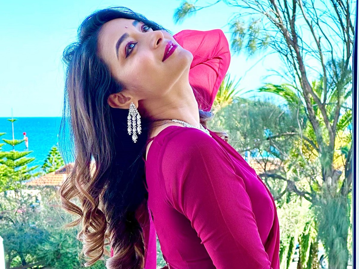 Bigg Boss Beauty Bhanu Sri Hot Poses (Photos) - Sakshi30