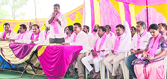 తున్కిబొల్లారంలో మాట్లాడుతున్న అంజిరెడ్డి1