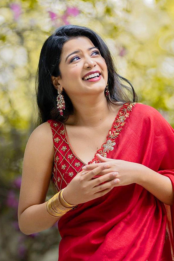Actress Goldie Nissy Stunning Photos - Sakshi2