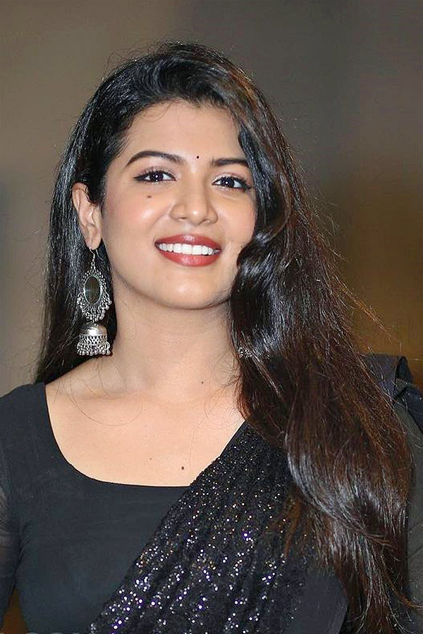 Actress Goldie Nissy Stunning Photos - Sakshi11