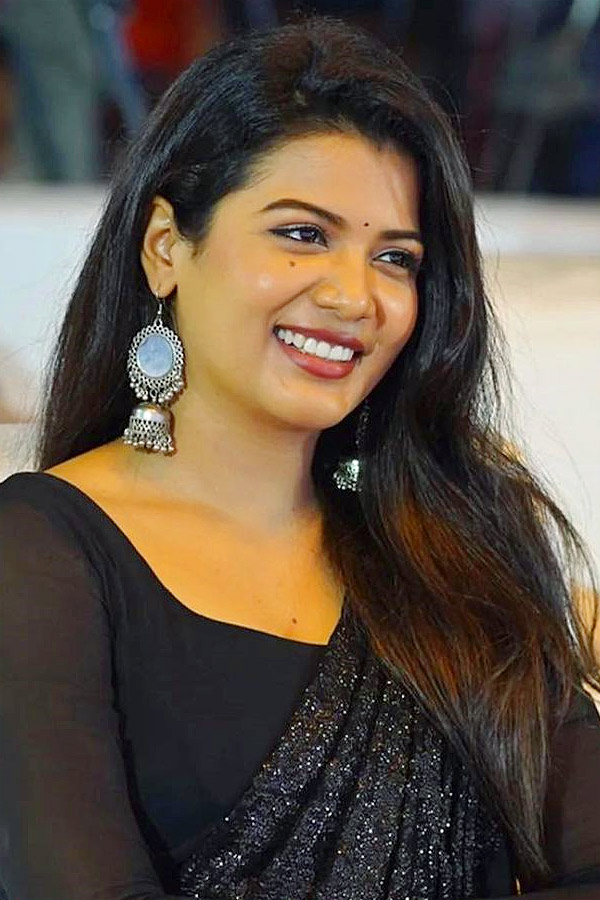 Actress Goldie Nissy Stunning Photos - Sakshi13