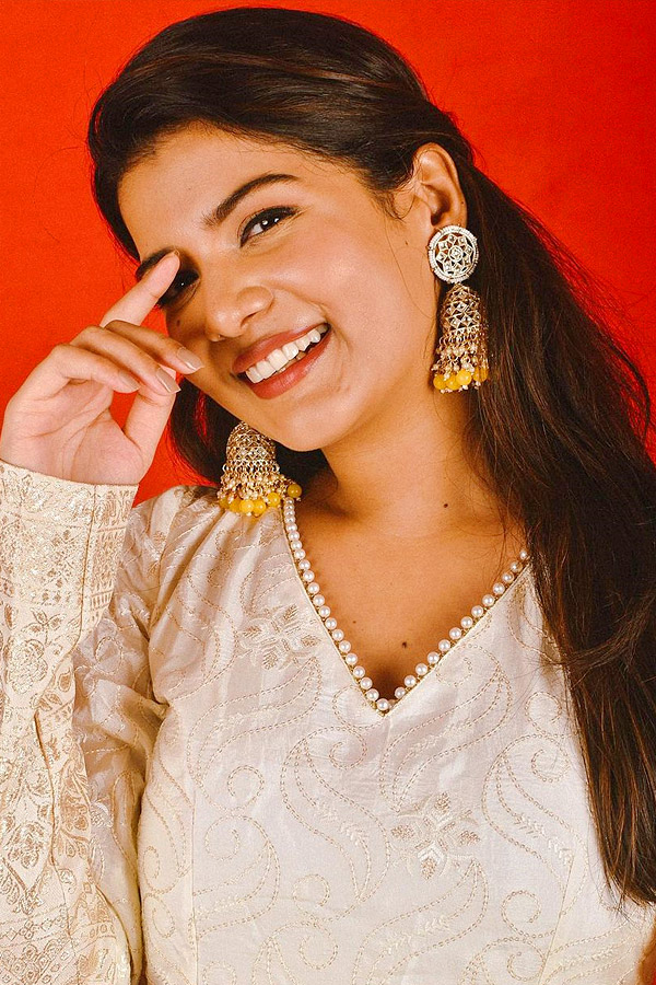 Actress Goldie Nissy Stunning Photos - Sakshi6
