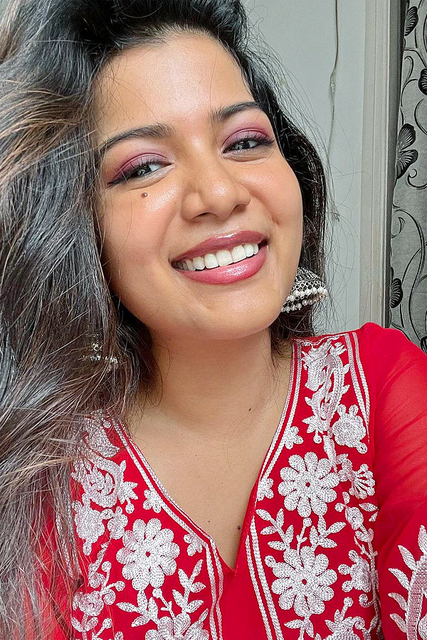 Actress Goldie Nissy Stunning Photos - Sakshi9
