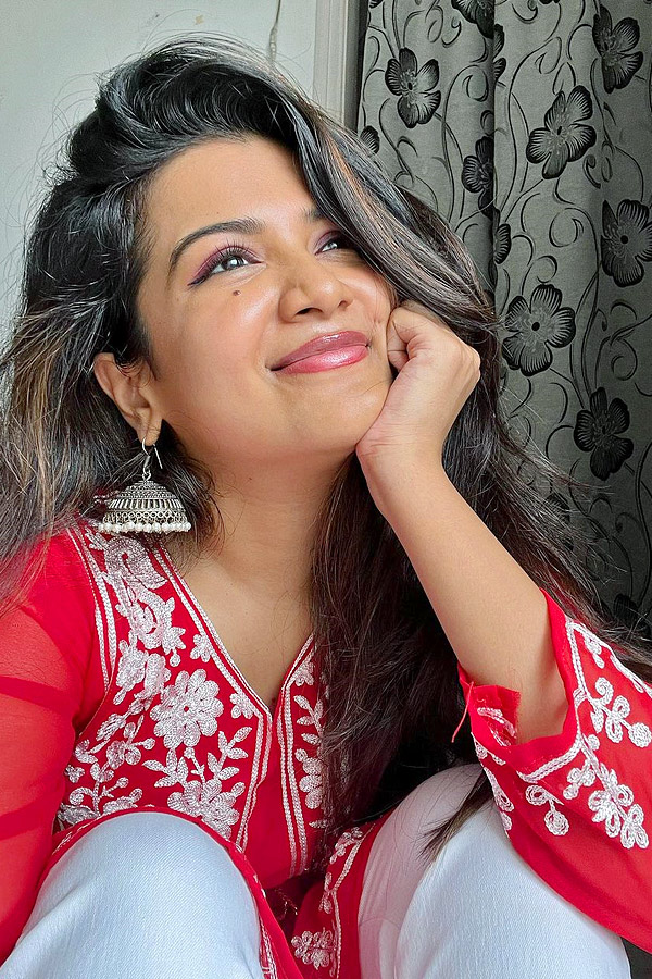 Actress Goldie Nissy Stunning Photos - Sakshi10