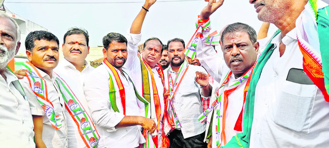 ధర్పల్లిలో పలువురు నాయకులను కాంగ్రెస్లోకి ఆహ్వానిస్తున్న భూపతిరెడ్డి1