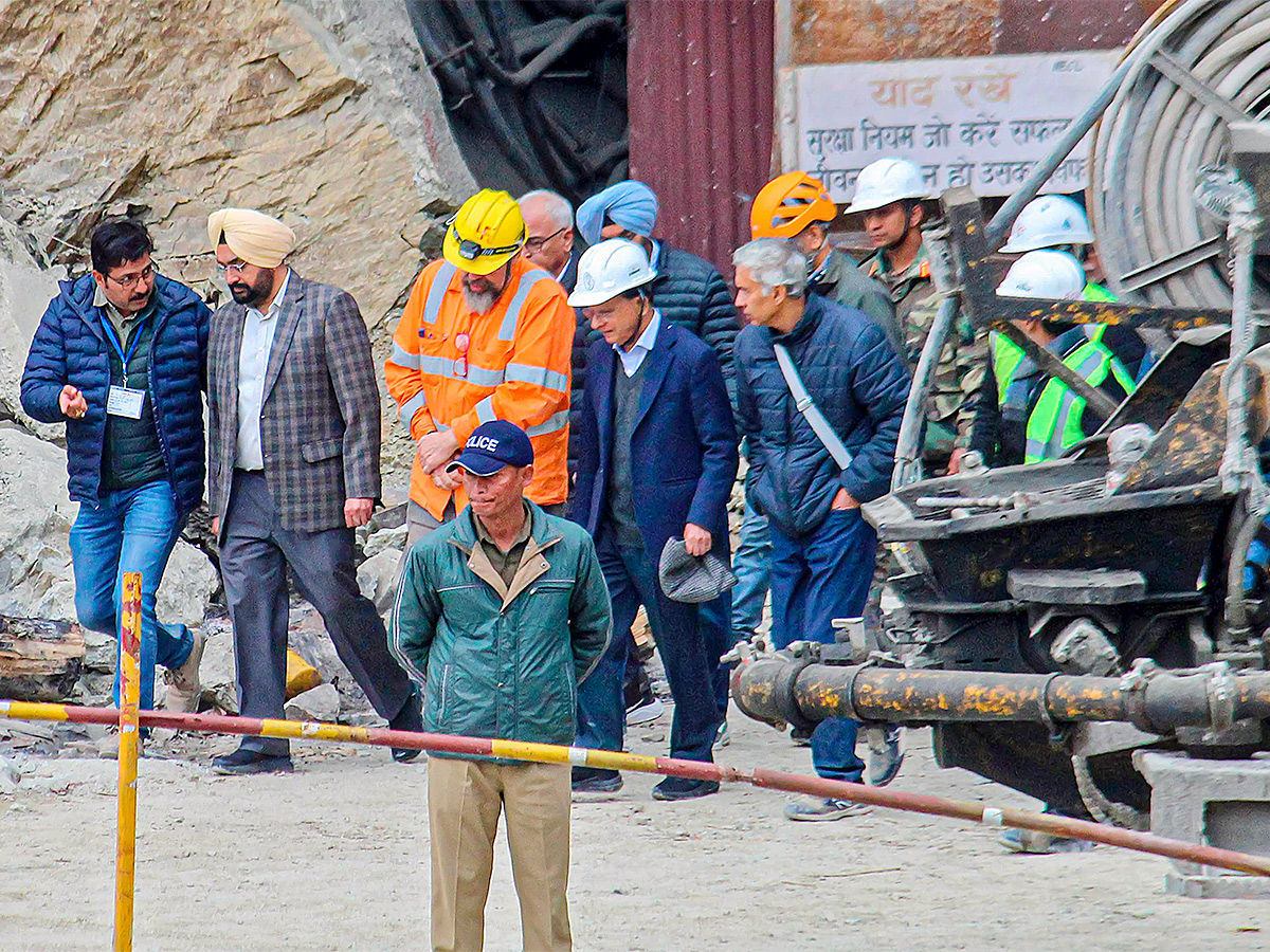 41 workers trapped inside the under-construction Silkyara Tunnel - Sakshi17
