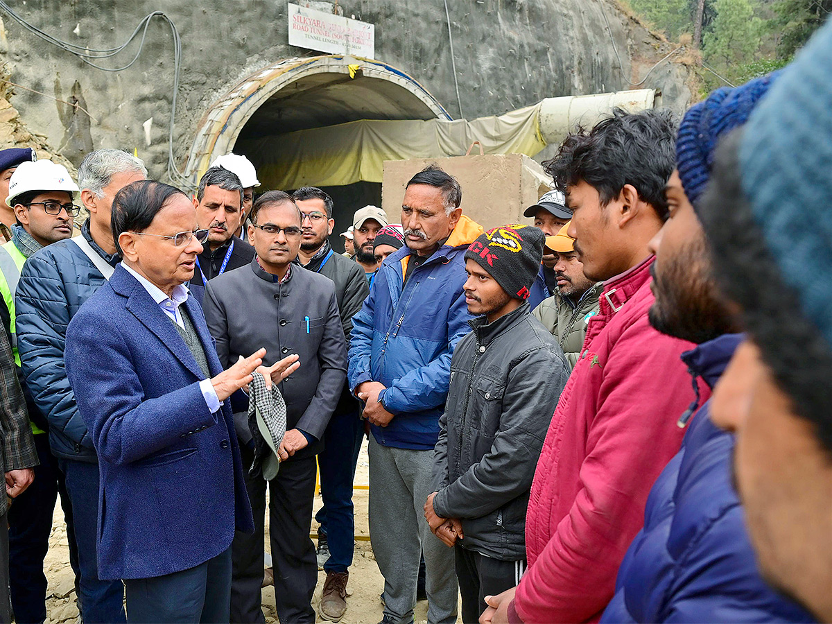 41 workers trapped inside the under-construction Silkyara Tunnel - Sakshi22