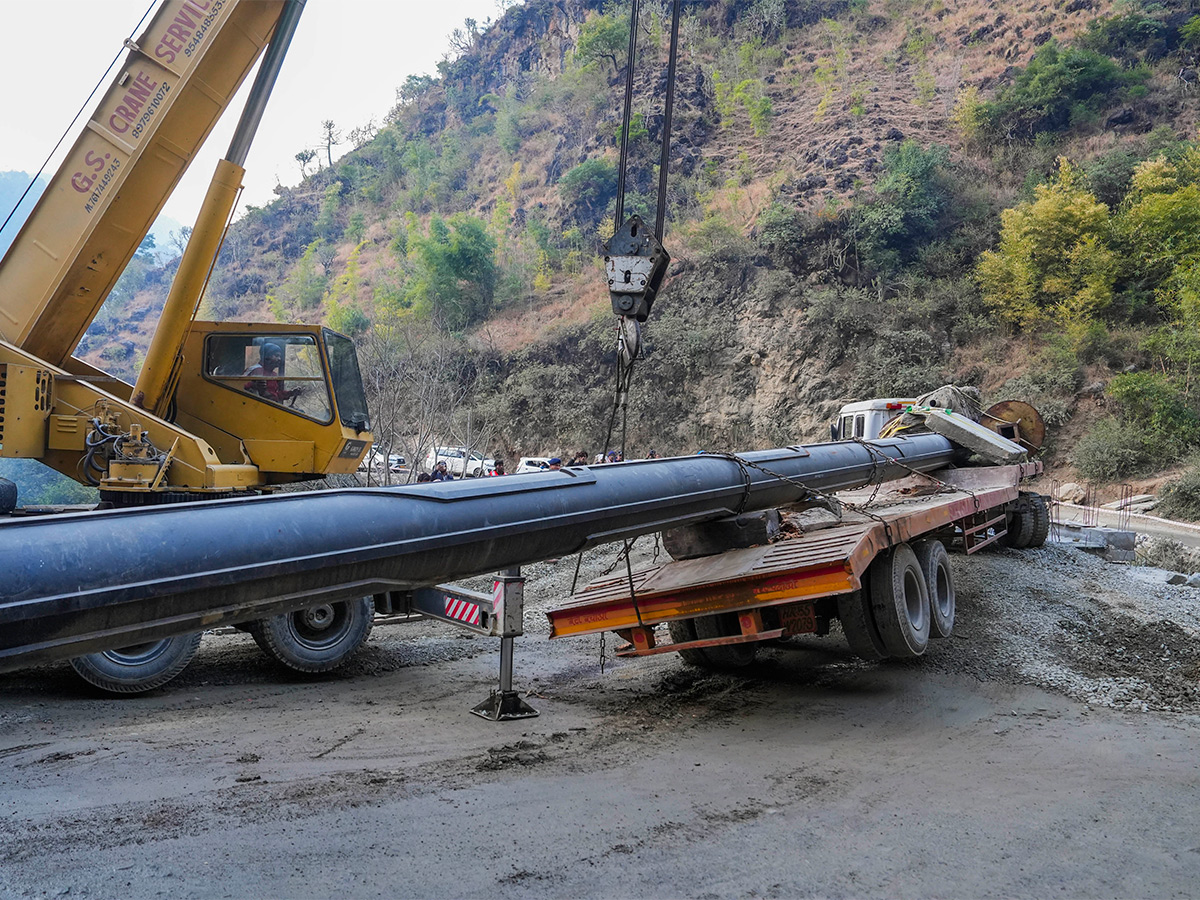 41 workers trapped inside the under-construction Silkyara Tunnel - Sakshi27