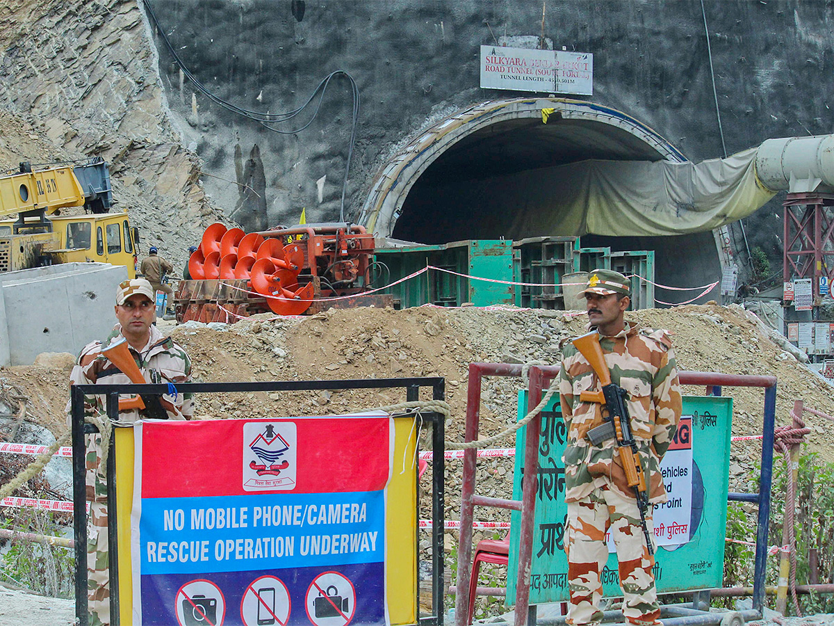 41 workers trapped inside the under-construction Silkyara Tunnel - Sakshi3