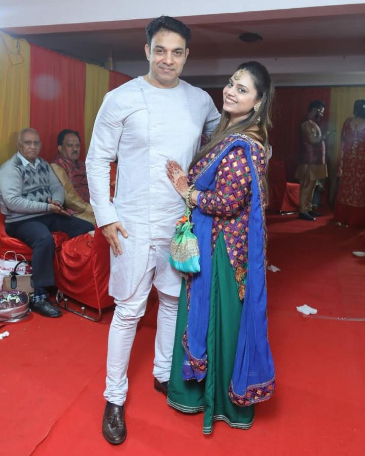 Virat Kohli Sister Bhawna Kohli Dhingra And Family HD Photo Gallery - Sakshi10