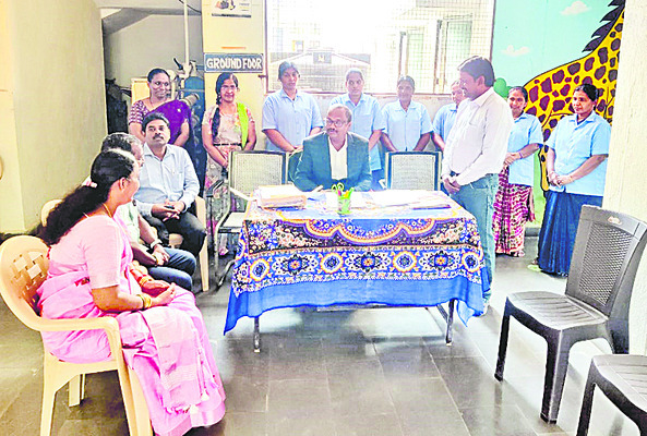 మాట్లాడుతున్న జిల్లా న్యాయ సేవాధికార సంస్థ కార్యదర్శి హనుమంతరావు1