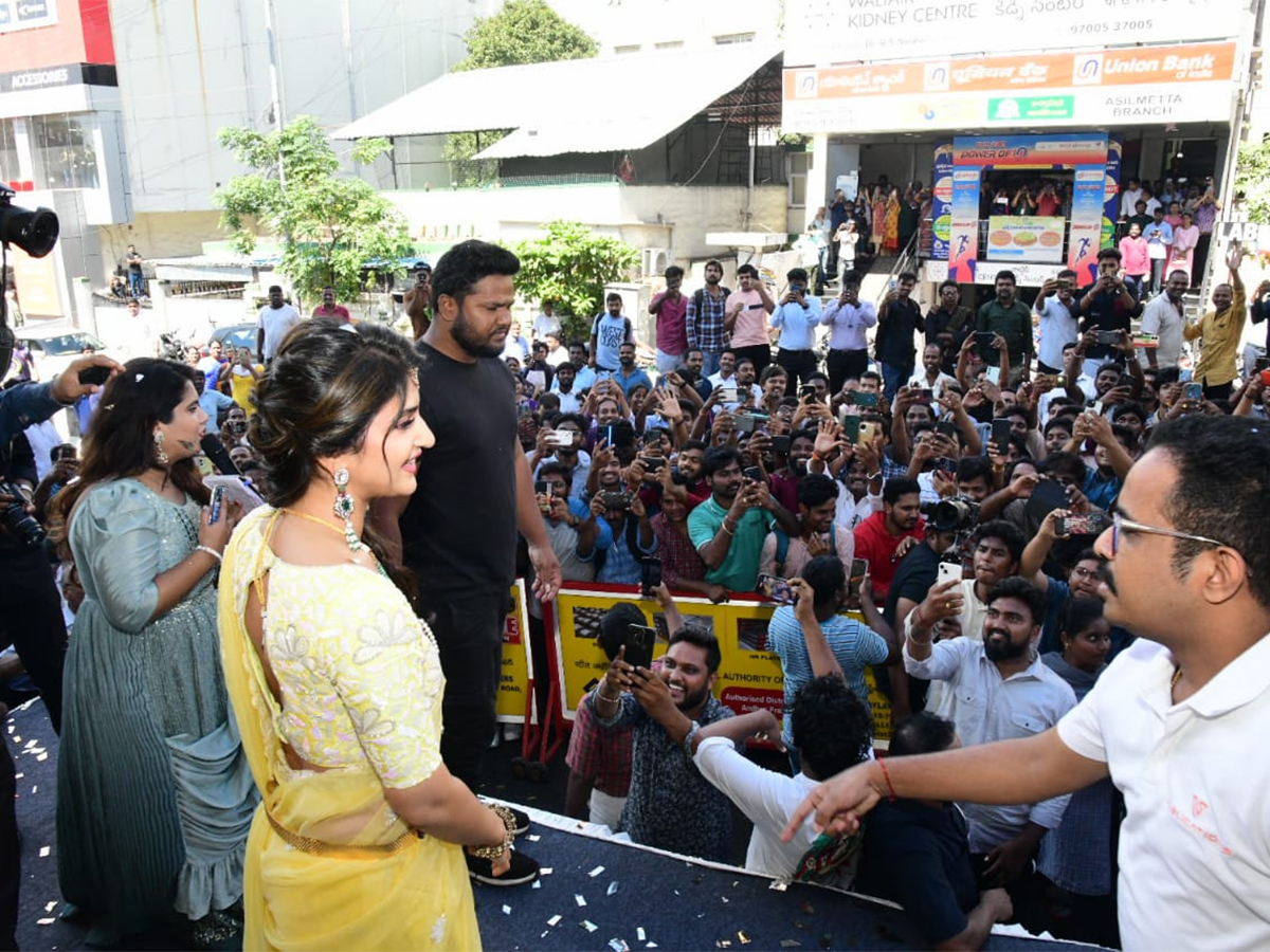 Actress Sreeleela opens jewelery showroom in vizag - Sakshi3