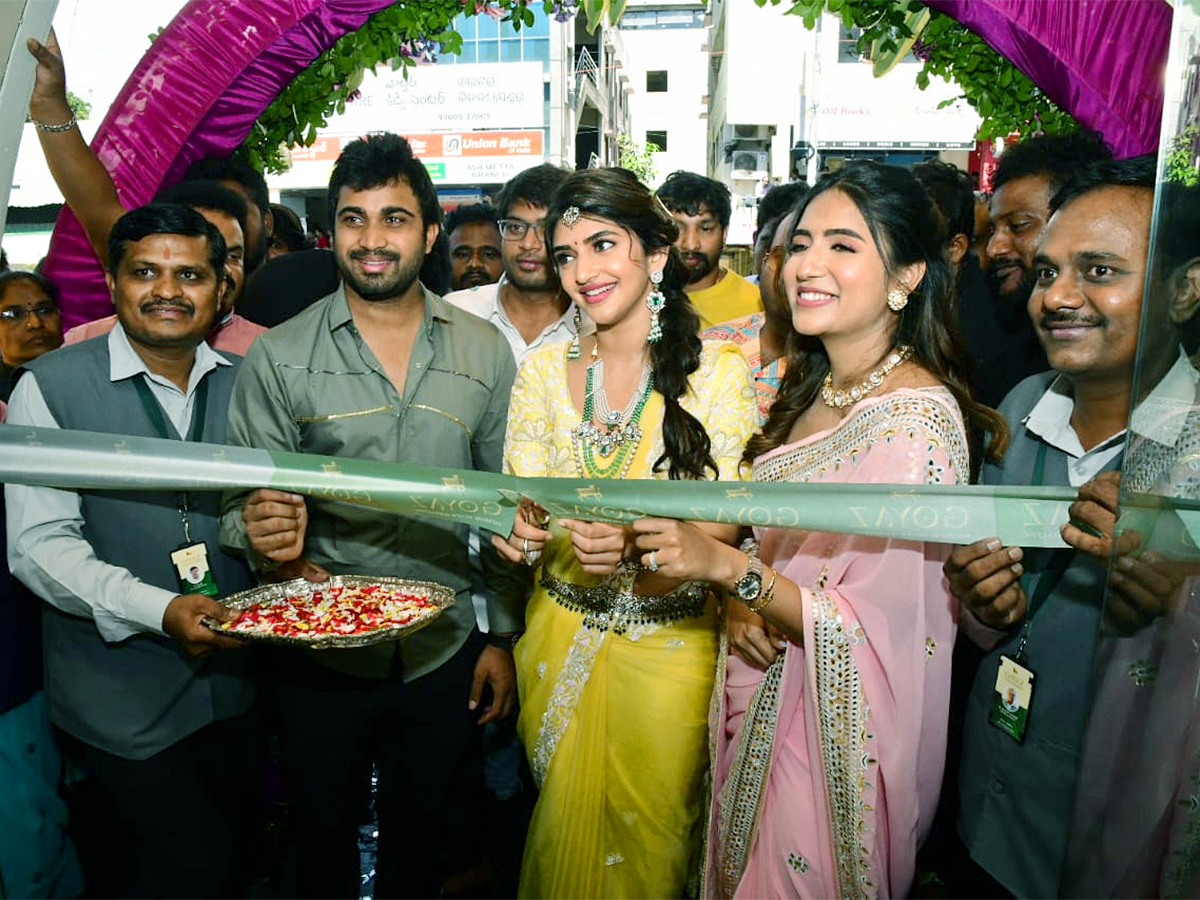 Actress Sreeleela opens jewelery showroom in vizag - Sakshi6