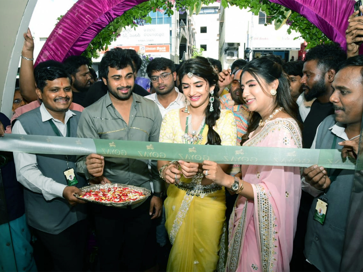 Actress Sreeleela opens jewelery showroom in vizag - Sakshi7