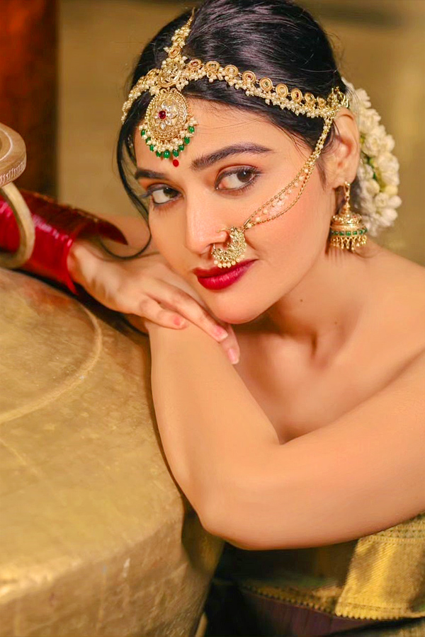 Dharsha Gupta Latest Stunning Photos - Sakshi6