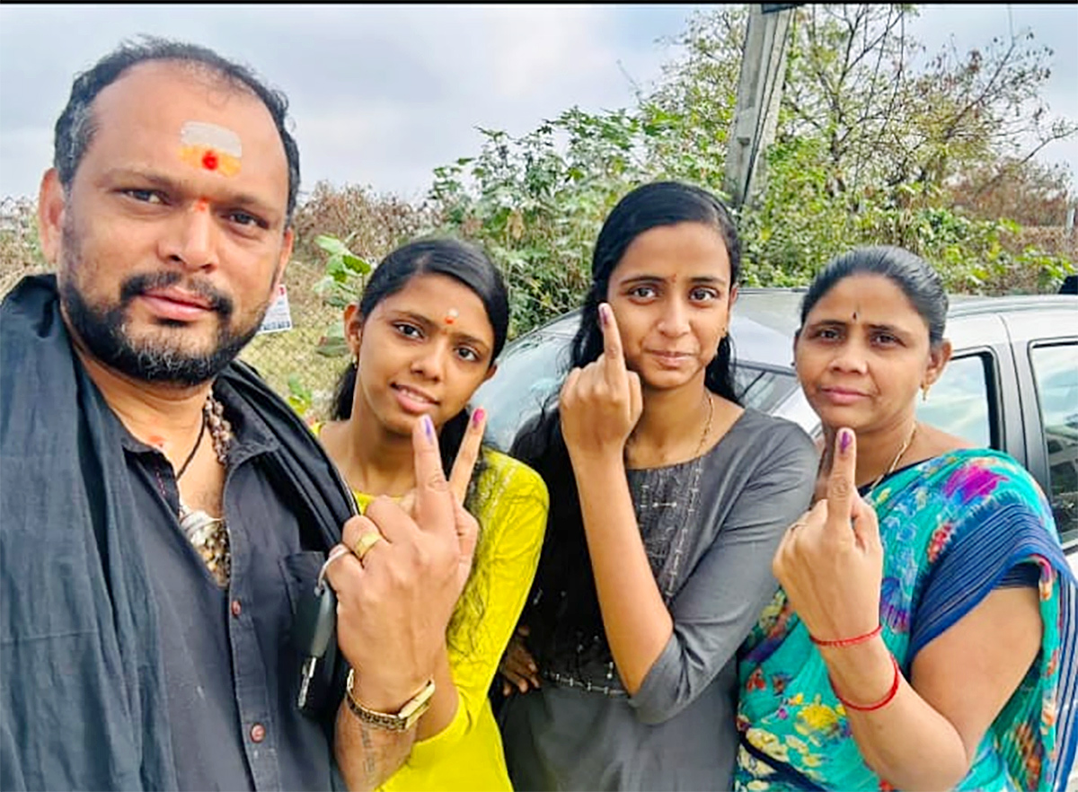 Telangana Assembly Elections 2023: Sakshi Selfie Mania Photo Gallery - Sakshi19