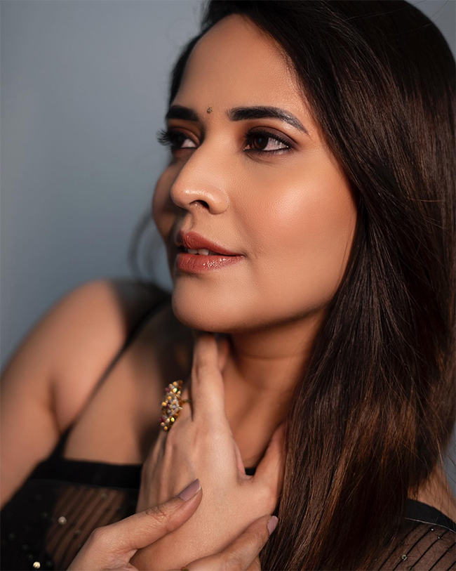 Anasuya Bharadwaj in black saree Photos - Sakshi13