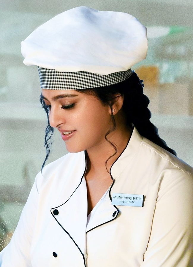 Super Heroine Anushka Shetty Birthday Special Photos - Sakshi10