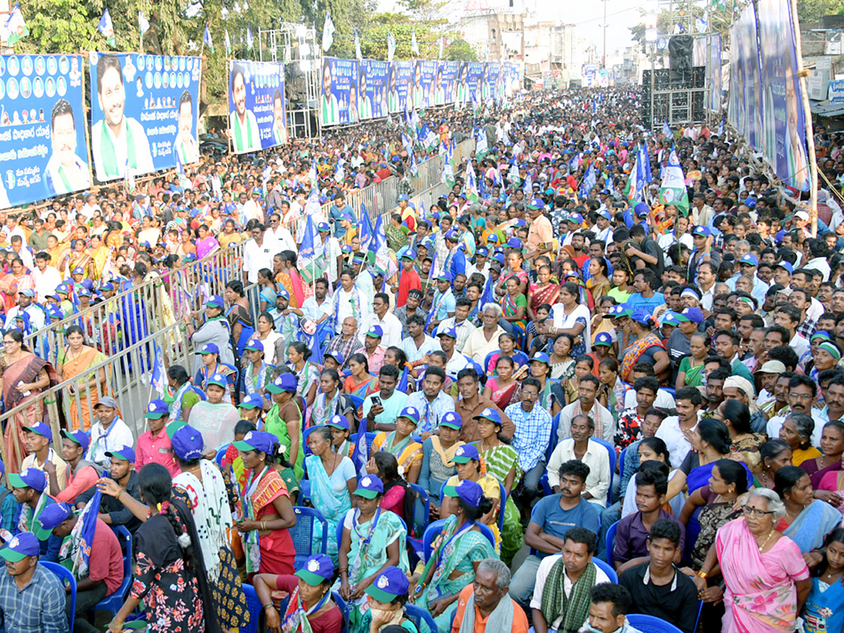 YSRCP Samajika Sadhikara Bus Yatra Photos - Sakshi9