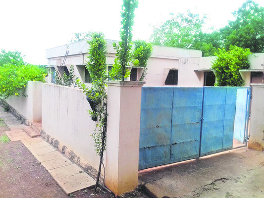 మర్పల్లి మండల కేంద్రంలోని నివాసం 1