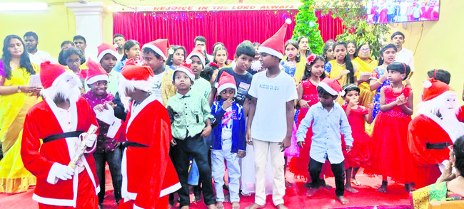 మిస్పా చర్చీ ఆవరణంలో పిల్లల క్రిస్మస్‌ వేడుకలు 1