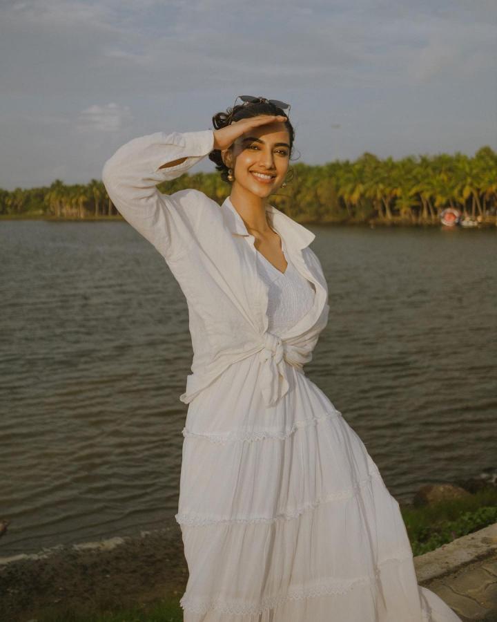 Meenakshi Chaudhary Stunning Photoshoot Photos - Sakshi16